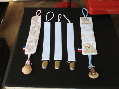 Attache sucette "Première attache de vie"